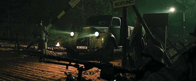 画像 映画『バック・トゥ・ザ・1941』時空を超えて戦場で対峙する! 第二次大戦― 史上最悪の独ソ地上戦にタイムスリップした二人は生き残れるのか!? 迫力のSF戦争アクション大作! シーン画像