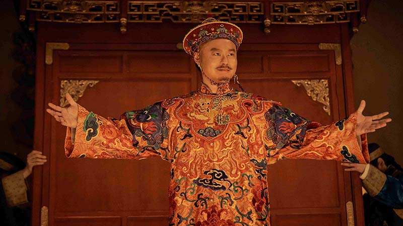 画像 映画『唐人街探偵1900』 ミステリーなのに捧腹絶倒!? 遂に日本上陸! 大ヒット『唐人街探偵』シリーズ・プリクエル〈前日譚〉 迷探偵2人組がサンフランシスコで起きた“切り裂きジャック”連続殺人事件の真相に迫る! シーン画像