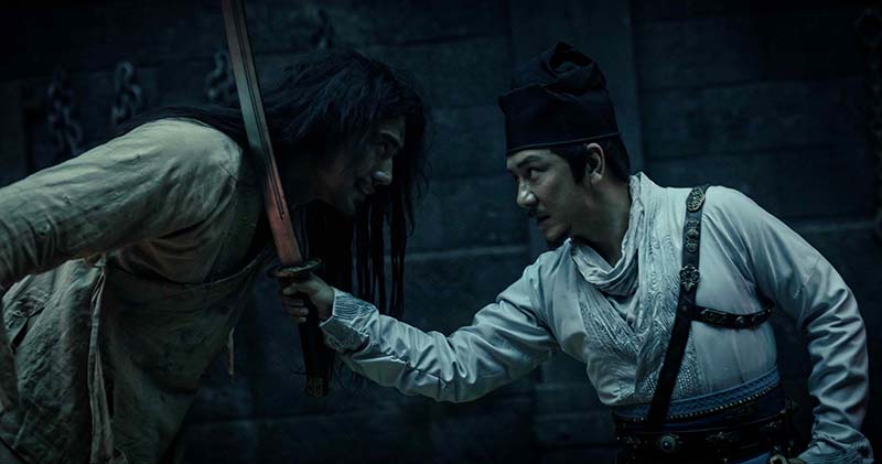 映画『王朝の陰謀　恐怖の人体実験と黒死病』 この剣が世界を救う！“中国版シャーロック・ホームズ"判事ディーの活躍を描く！！ 謎の疫病と、その裏に隠された恐るべき巨大な陰謀に挑むミステリーアクション！ シーン画像