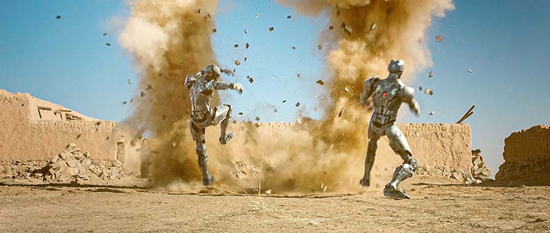 映画『バトル・エイト BATTLE 8』 ヒト型ロボットに地球外生命体を移植?!極秘研究を狙って世界中の諜報機関、ロボット、特殊部隊が激突するバトル・アクション!! シーン画像