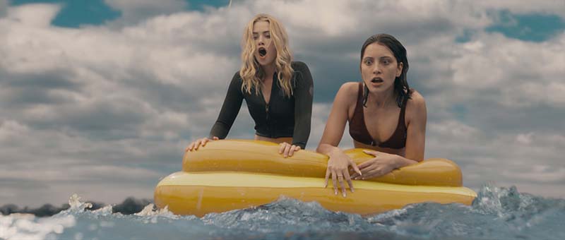映画『キラー・ホエール　Killer Whale』 楽園の海が、逃げ場なき檻になる。 サメ映画の恐怖を超える、知性ある海の殺意。 海の頂点捕食者が牙をむく、戦慄のサバイバルパニック・スリラー！ シーン画像